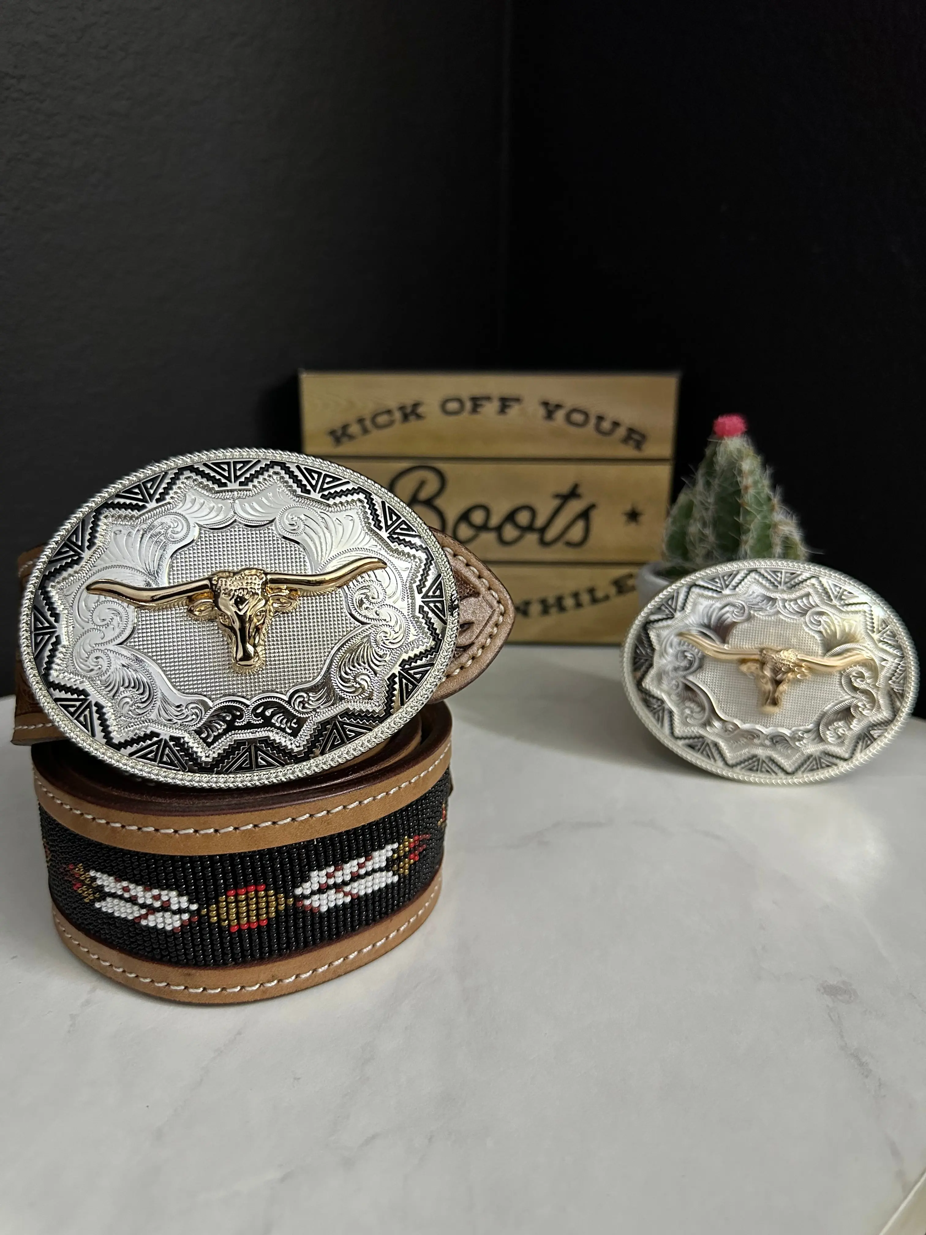 Arlo Long Horn Belt Buckle - Traditional Design with Metal Buckle and Decorative Elements