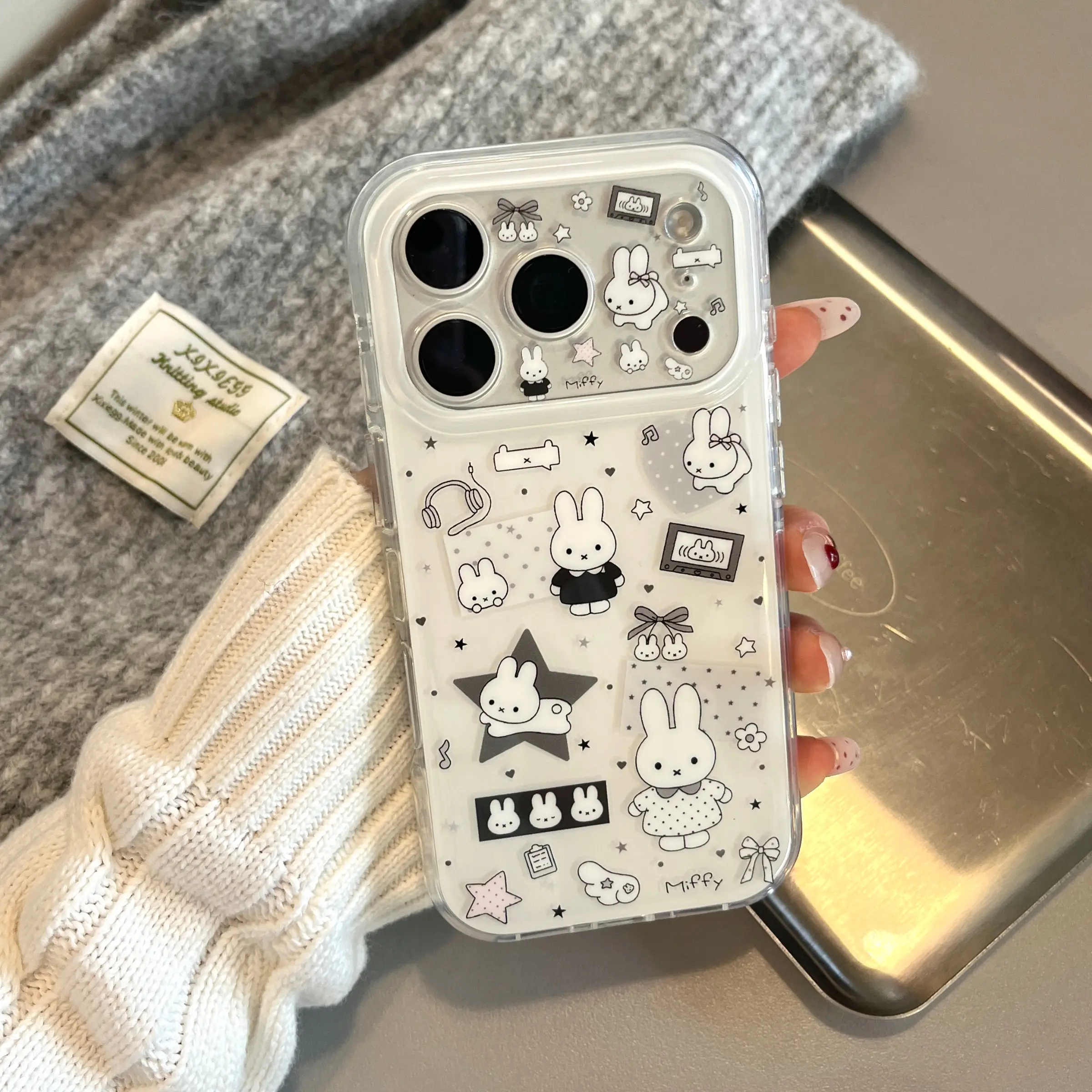 Cute Star Miffy Protective Shockproof Smartphone Case Cover for iPhone 17 Pro Max, Fashionable Women's Phone Case, Simple and Unique Design, Casing