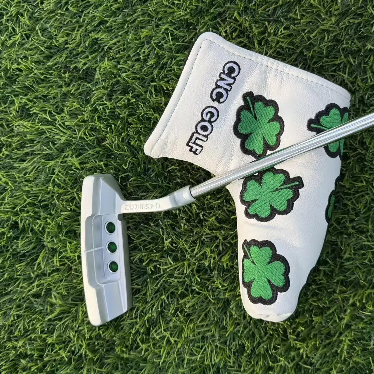 Newport 2 Silver Clover Putter Right Handed Limited Edition Precision Weighting and 3 Point Stability with Intricate Silver Clover Design