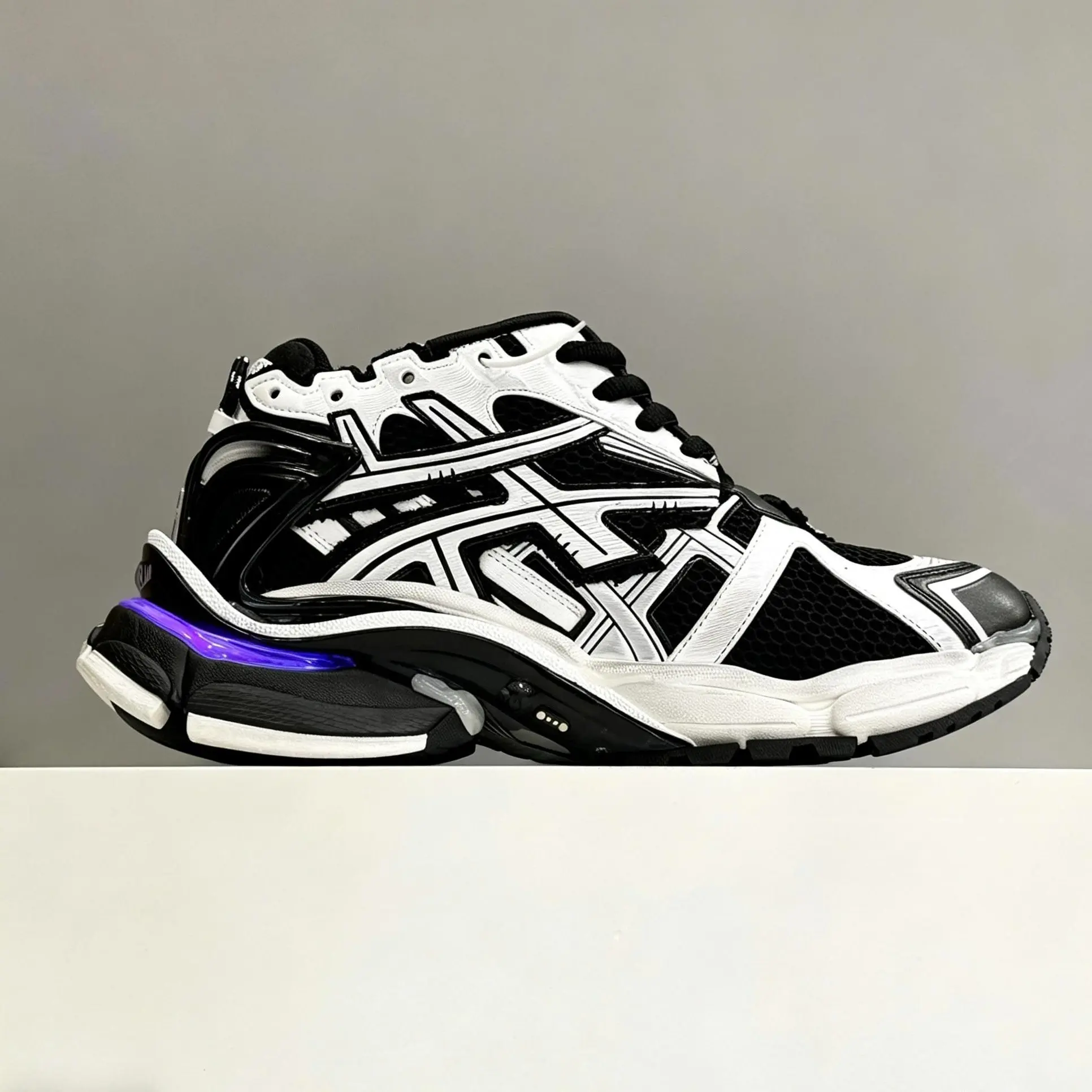 Unisex Trendy Vintage Casual Dad Shoes (Sizes 35-46) - Height-Increasing LED Runners with High-Capacity Lithium Batteries & 11 Shining Modes,rain