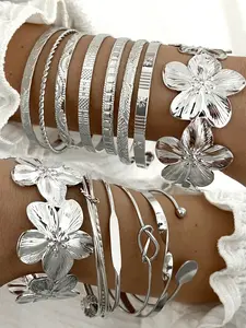 Elegant Women's Vintage Floral Striped Silver Color Open Bracelet Set, Durable Zinc Alloy, Perfect for Daily Wear, Parties, Holidays, Gifts, Elegant Bangle