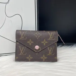 Pre-owned Louis Vuitton AS Shown Small Leather Goods US220 LV Victorine Wallet monogram 26.02.05