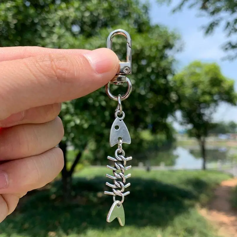 Cute Fish Bone Shaped Design Keychain, Car Accessories, Car Stuff, Creative Keychain for Car Key, Car Decor for Girls, Car Interior Decorative Pendant