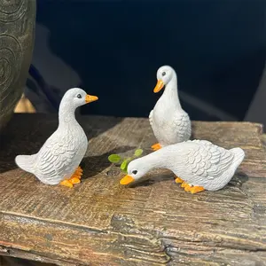 Outdoor Garden Decor Duck Animal Ornament, Miniature Landscape Figurine for Fish Tank, Handmade Yard Decoration