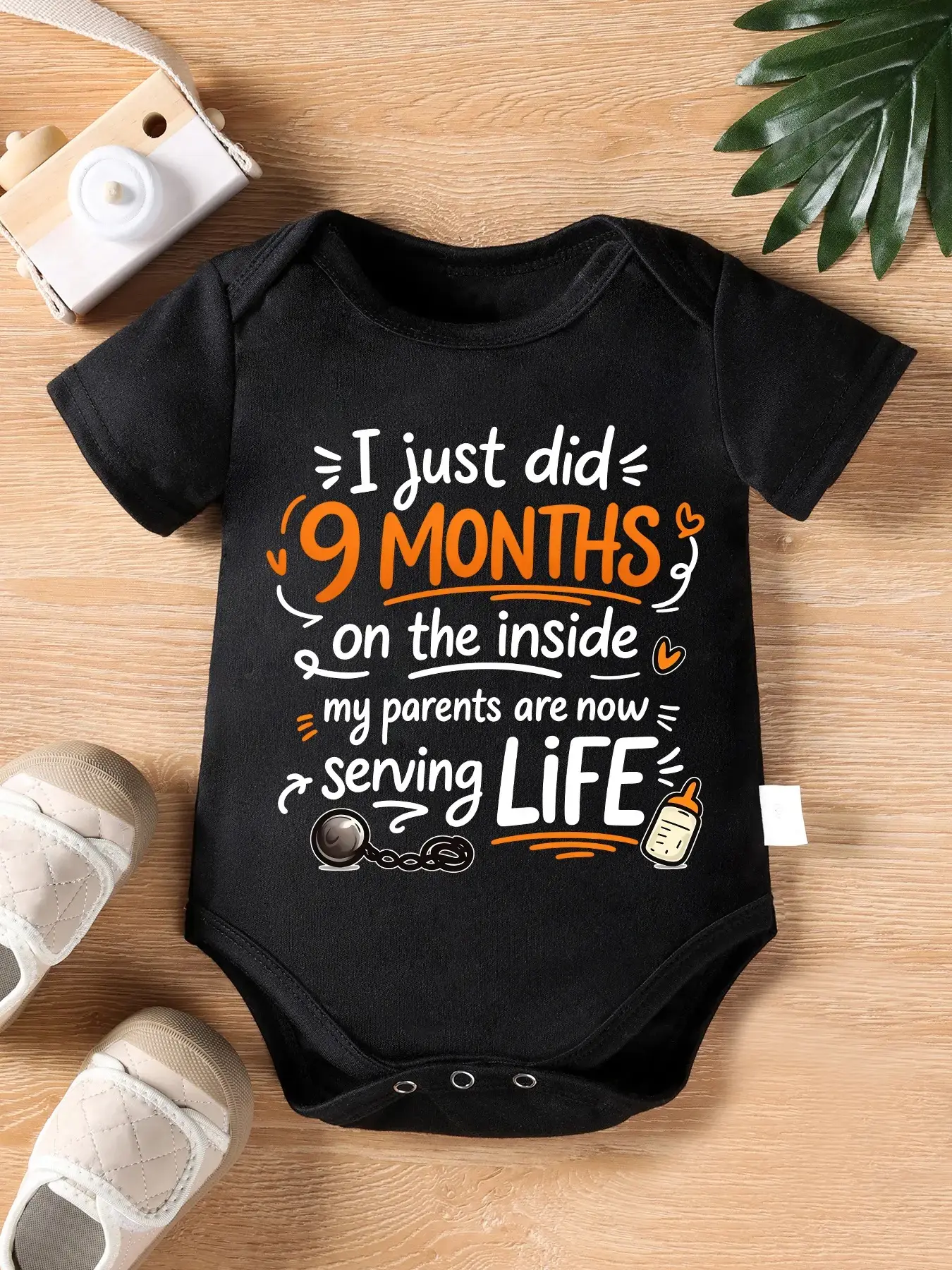 Humorous Newborn Onesies, Funny "9 Months On The Inside" Infant Bodysuit, Soft Cotton Crew Neck Baby Clothing, Short Sleeve Romper for a Baby Shower Gift, Letter Print Bodysuit, Crew Neck Bodysuit