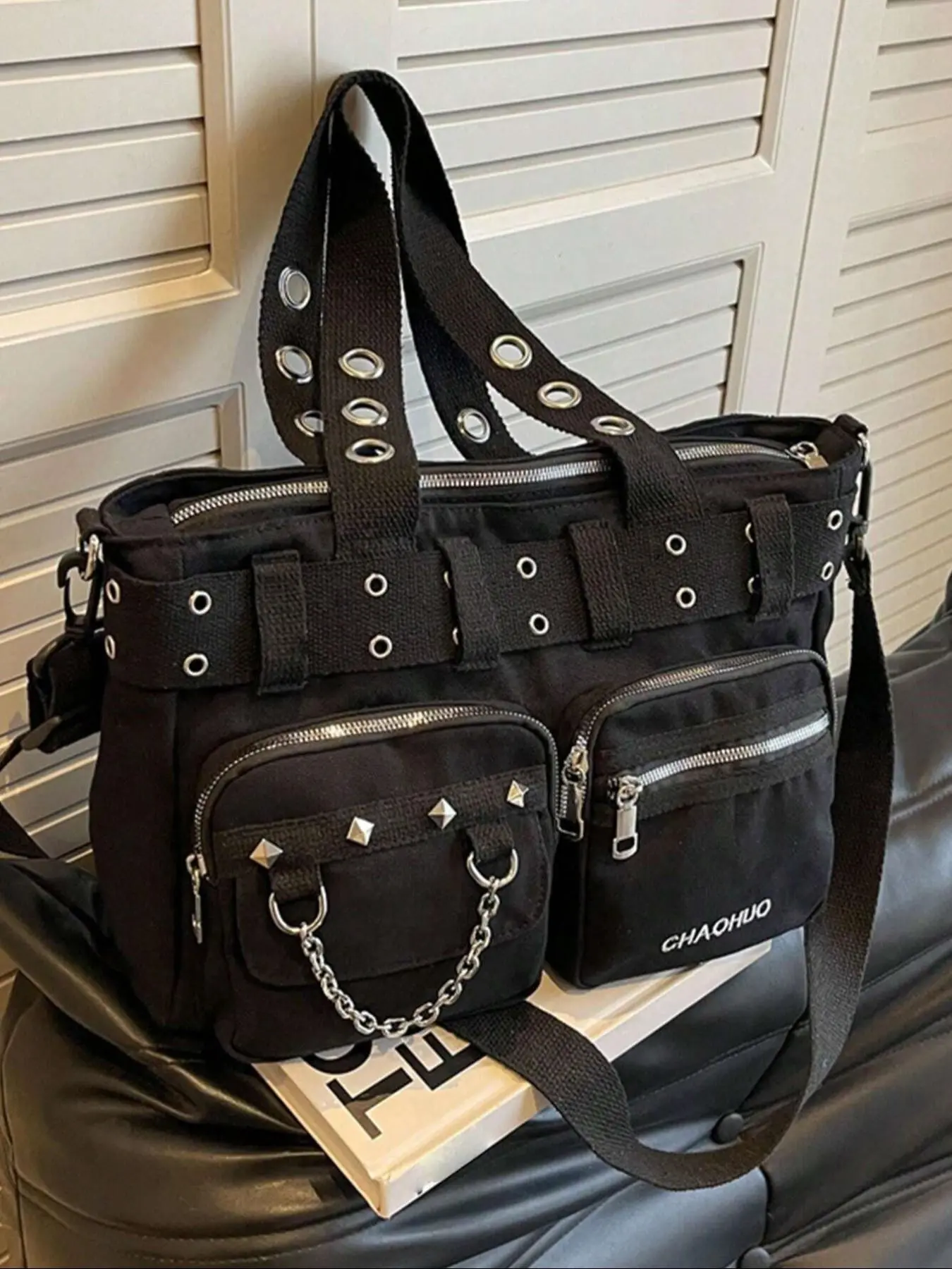 Punk Style Studded & Chain Decor Tote Bag, Stylish Adjustable Strap, Large Capacity Trendy Crossbody Fashion Bag With Chain Bag for Women for Daily Used, Pu Tote Satchel, Crossbody Purses, Fashionable Unique Bags