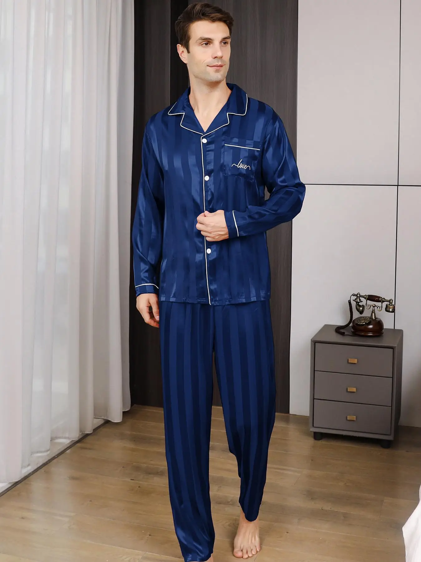 Two Counts Men's Christmas Letter Print Striped Satin Pyjama Set, Long Sleeve Lapel Collar Button Front Shirt & Pants Pj Set, 2 Pieces Silk Men's Slee