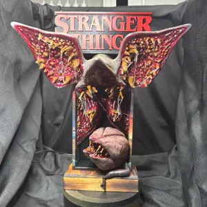Stranger Things Demogorgan Collectible Figurine with Detailed Red Wings and Sharp Teeth for Horror Fans