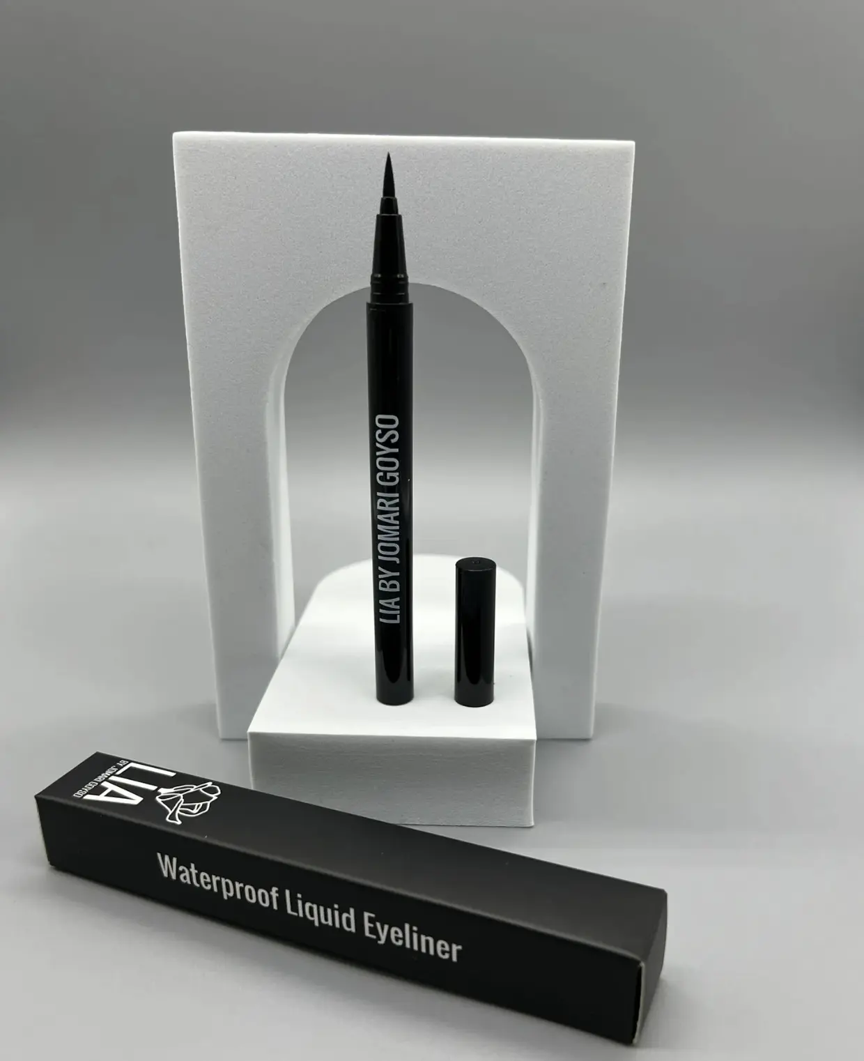 LIA BLACK GEL EYELINER