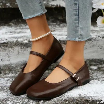 Small Feet In Flats What Are Shoes That Make Your Feet Look