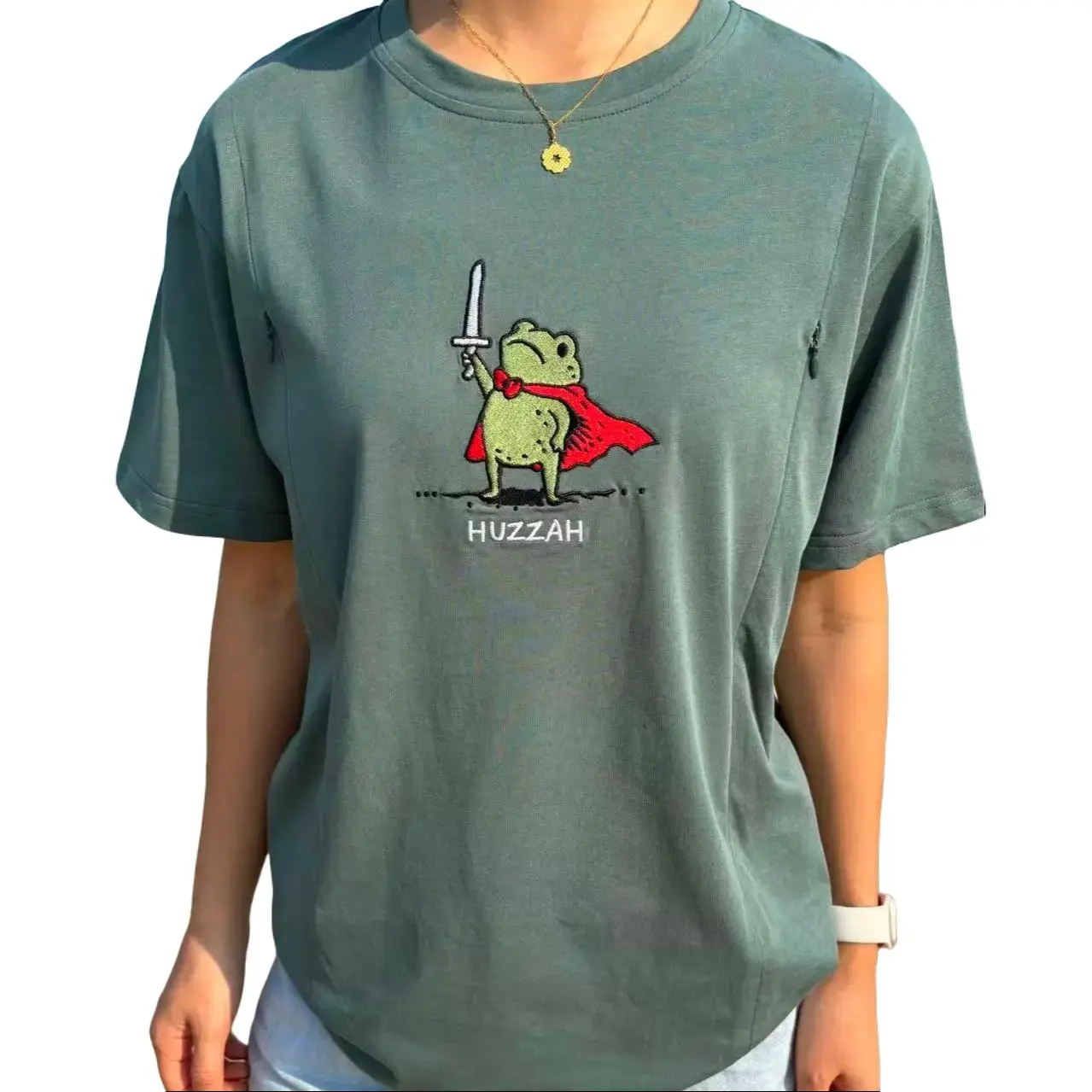 GIFTIFYMAMA Women's Nursing T-Shirt, Casual Frog Print Round Neck Short Sleeve Top in Soft Cotton with an Invisible Zip for Breastfeeding, Short Sleeve Tops, All Over Print, Modest, Cool Iron On Reverse Side, Crew Neck, Dry In Shade