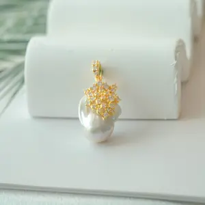 P520 Baroque Pearl Silver and Blue Flower Pendant - High-Quality Alloy Material