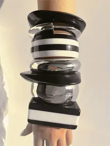 Exaggerated Punk Style Striped Silver Color Resin Bracelet, Fashion Hip Hop Geometric Pattern Wide Thick Chunky Band, Unisex Jewelry