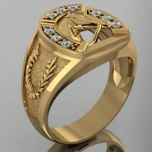14k gold-plated men's ring with sparkling stones, hip-hop style, and horse head motif, suitable for everyday wear, parties, festivals, and as a gift.