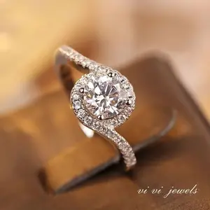 Women's Luxury 6-Prong CZ Ring, Copper High-End Fashion Band, Minimalist Couple Ring, Ideal Proposal & Wedding Gift for Holidays