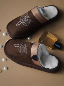 Women's Warm Cotton Slippers, Comfortable Lightweight Design, Ideal for Outdoor Use, Stylish European-American Inspired Footwear