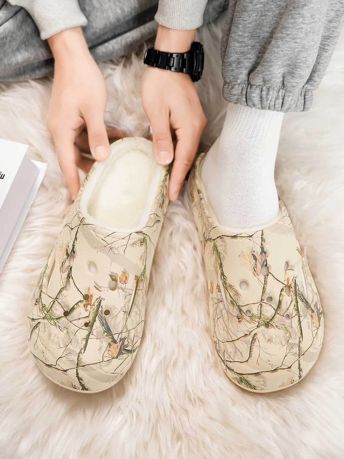 Unisex Comfortable Winter Garden Slippers, Fuzzy Warm Fur Lined, Fuzzy Fashion Slippers, Plant Print Design, Durable Casual Slip On Slippers for Home Use, House Slippers