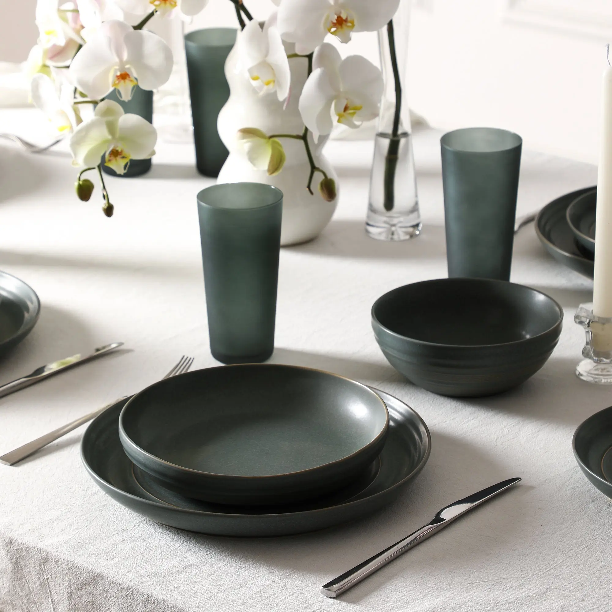 Elio Stoneware Dinnerware Set With Glassware - Green