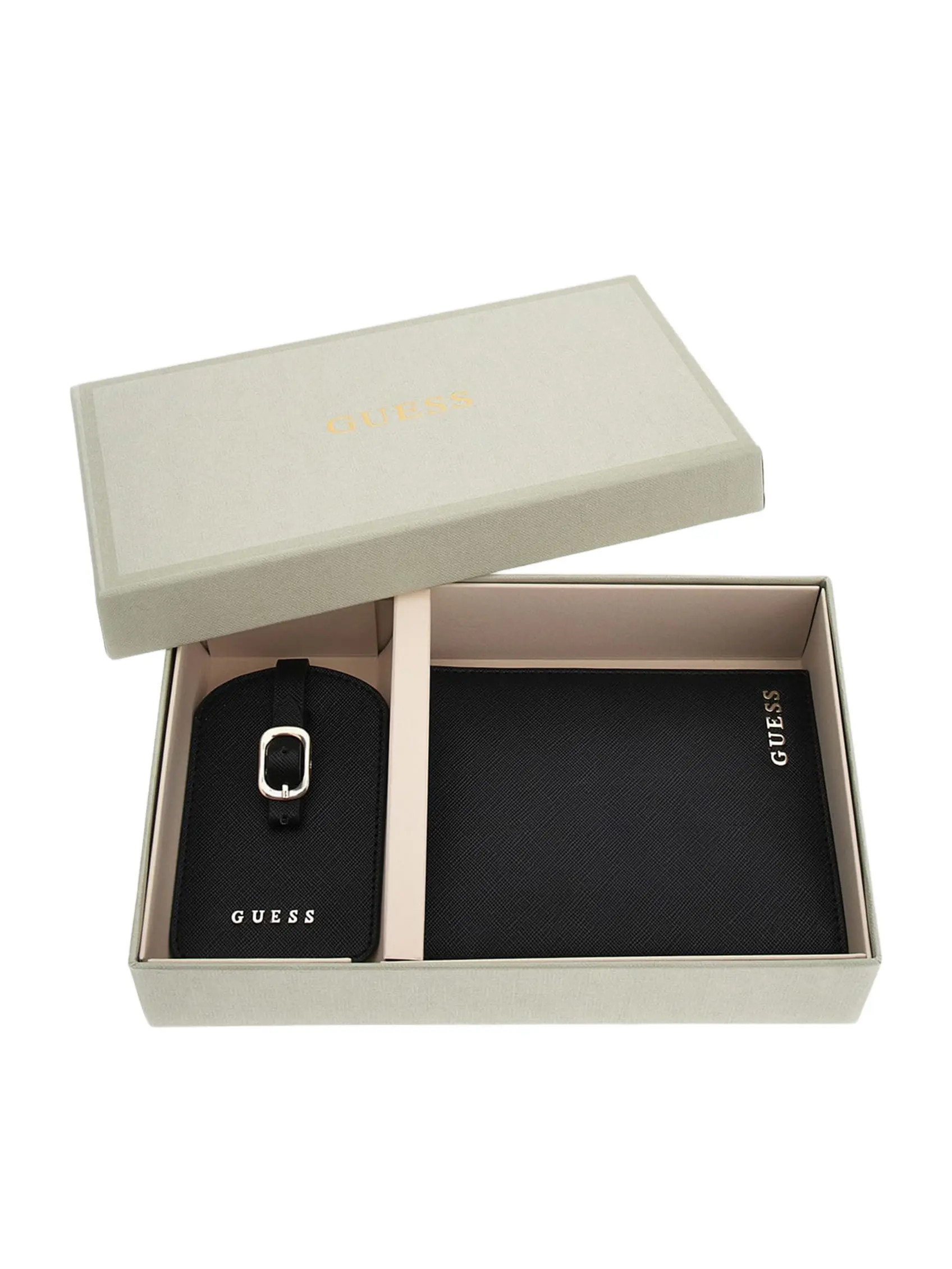 GUESS Male Passport Case and Luggage Tag Gift Set