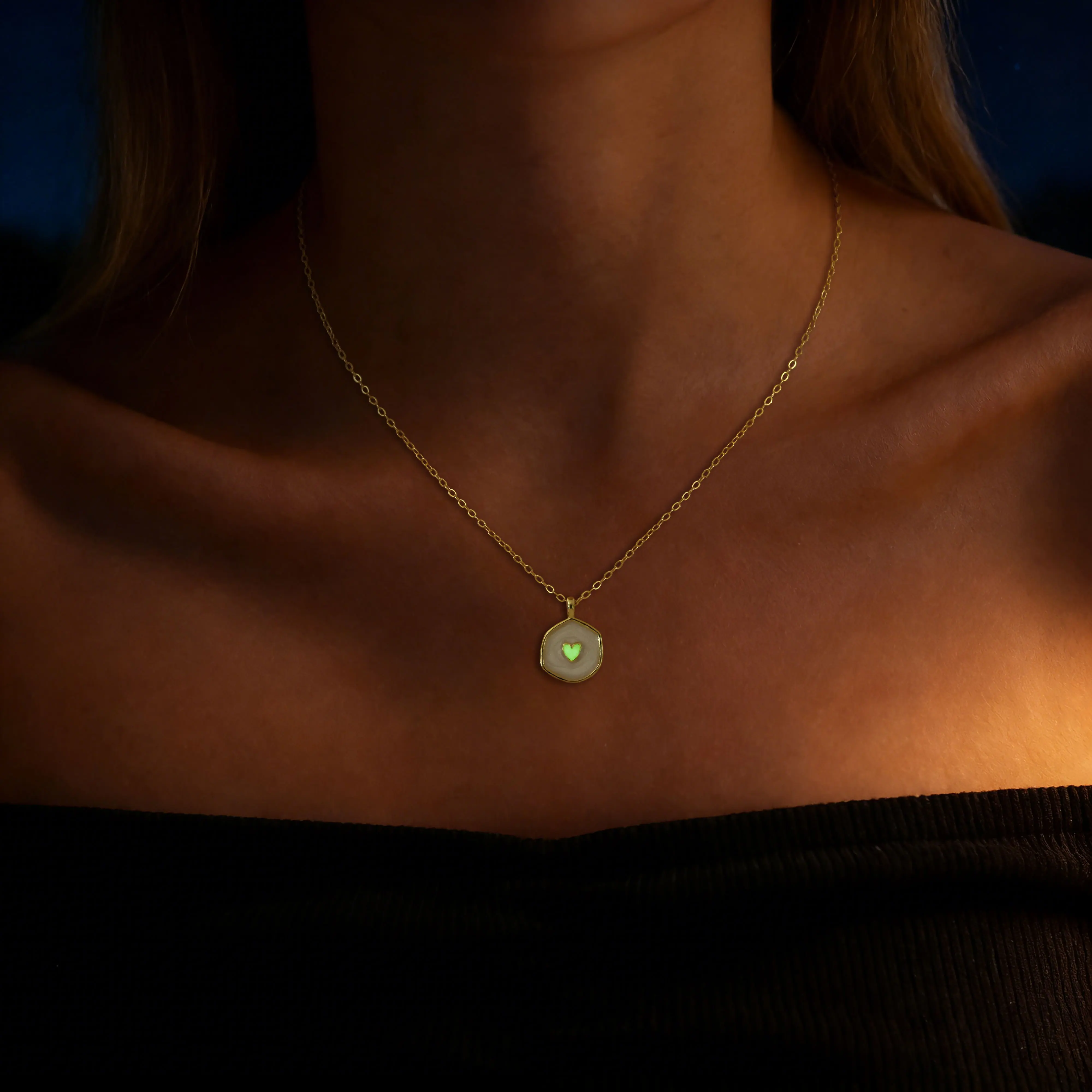 Dearmay Gold Irregular Heart Coin Necklace - Dual-Color Enamel Glow-Effect Pendant, Colorful Statement Charm Jewelry, Trendy Fashion Accessory, Cute Valentine's Day Gift for Women, Valentines Day, Cute Gift