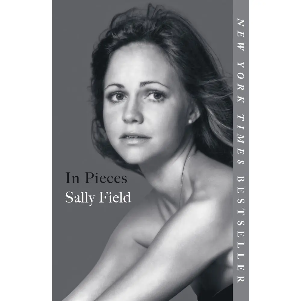 USED Book - In Pieces by Field, Sally (Paperback) - english