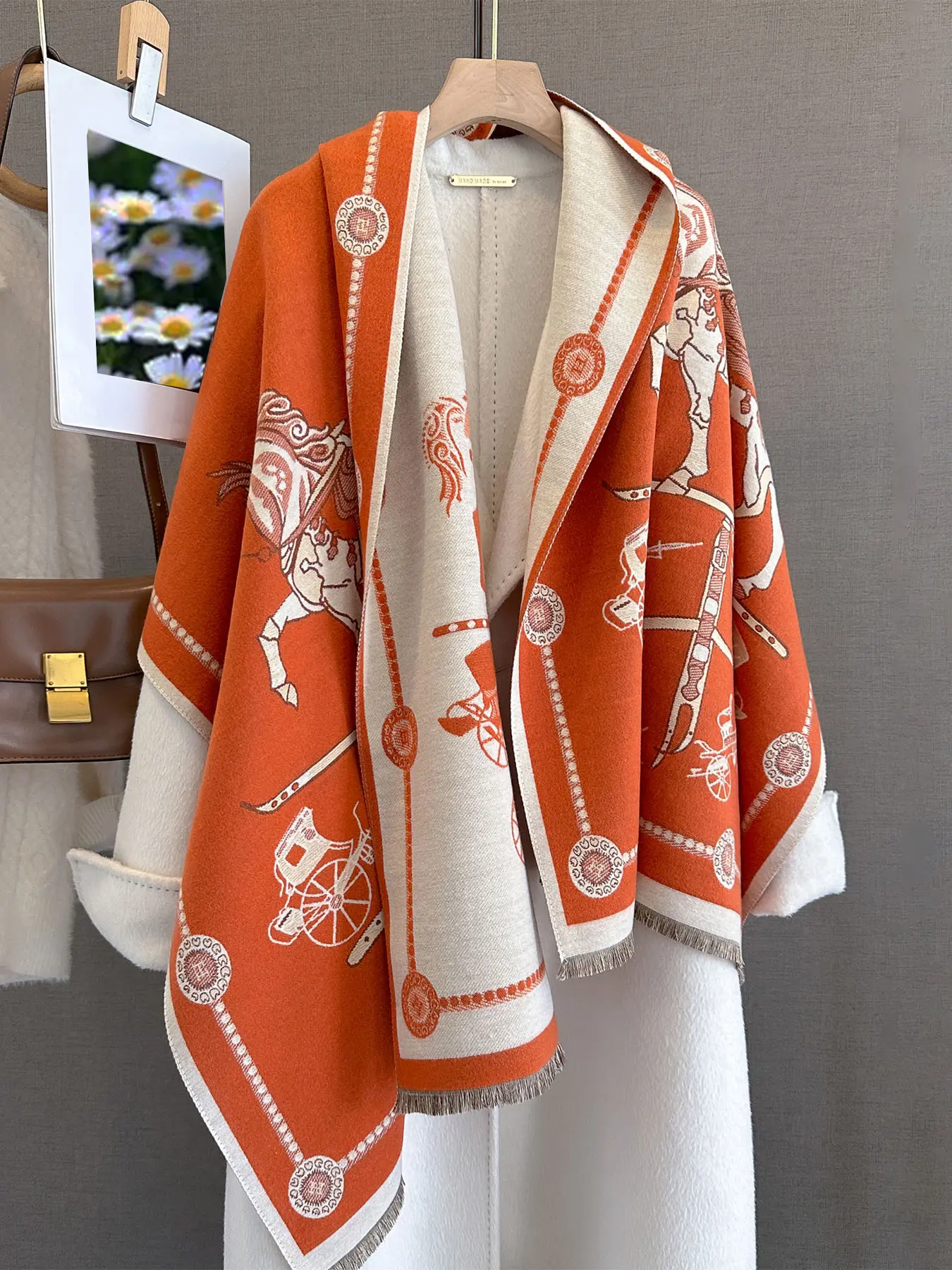 Fashionable Graphic Wrap Soft Warm Loose Fit Shawl for Autumn Winter, Multi-Functional Warm Accessory for Outdoor Travel & Dating