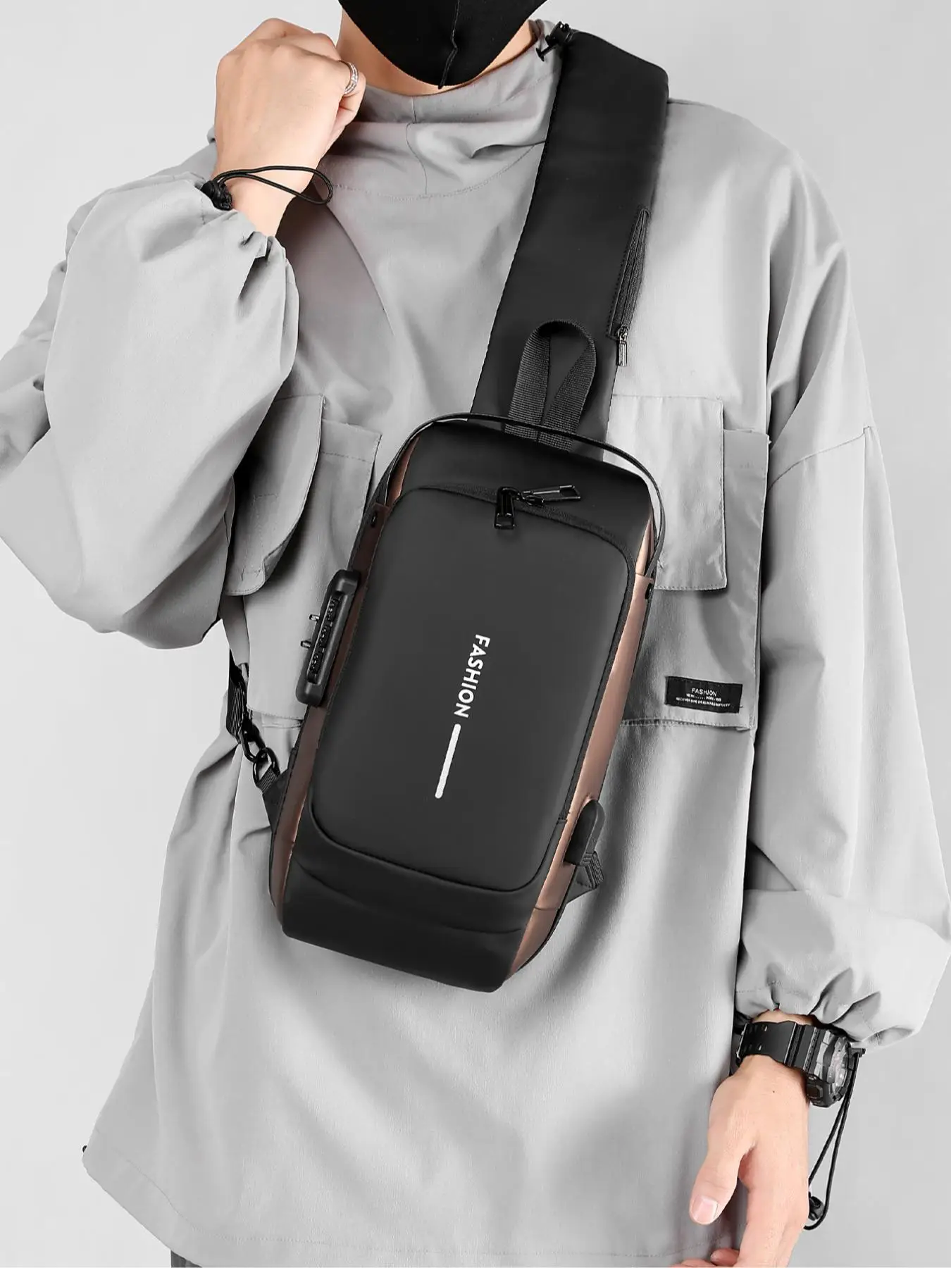 Men's Casual Plain Nylon Fabric Zipper Bum Bag, Lightweight Large Capacity Travel Crossbody Bag with USB Port, Trendy Bum Bag for Daily Used