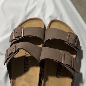 FITORY Balance I | Mens Sandals, Arch Support Slides with Adjustable Buckle Straps and Cork Footbed