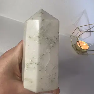 Green kyanite quartz crystal tower