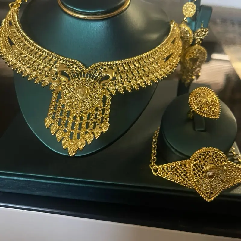 Women's 24K Gold-Plated Classic Retro 4-Piece Jewelry Set, Including Bracelet, Earring, Necklace