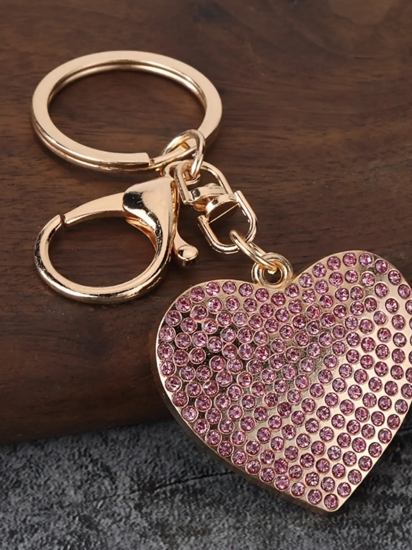 Heart Crystal Keychain, Small Jewelry Accessory, Metal Rhinestone Backpack Heart Key Ring, Perfect Gift for Birthdays and Anniversaries, Keychain For Bags, Heart Keyring