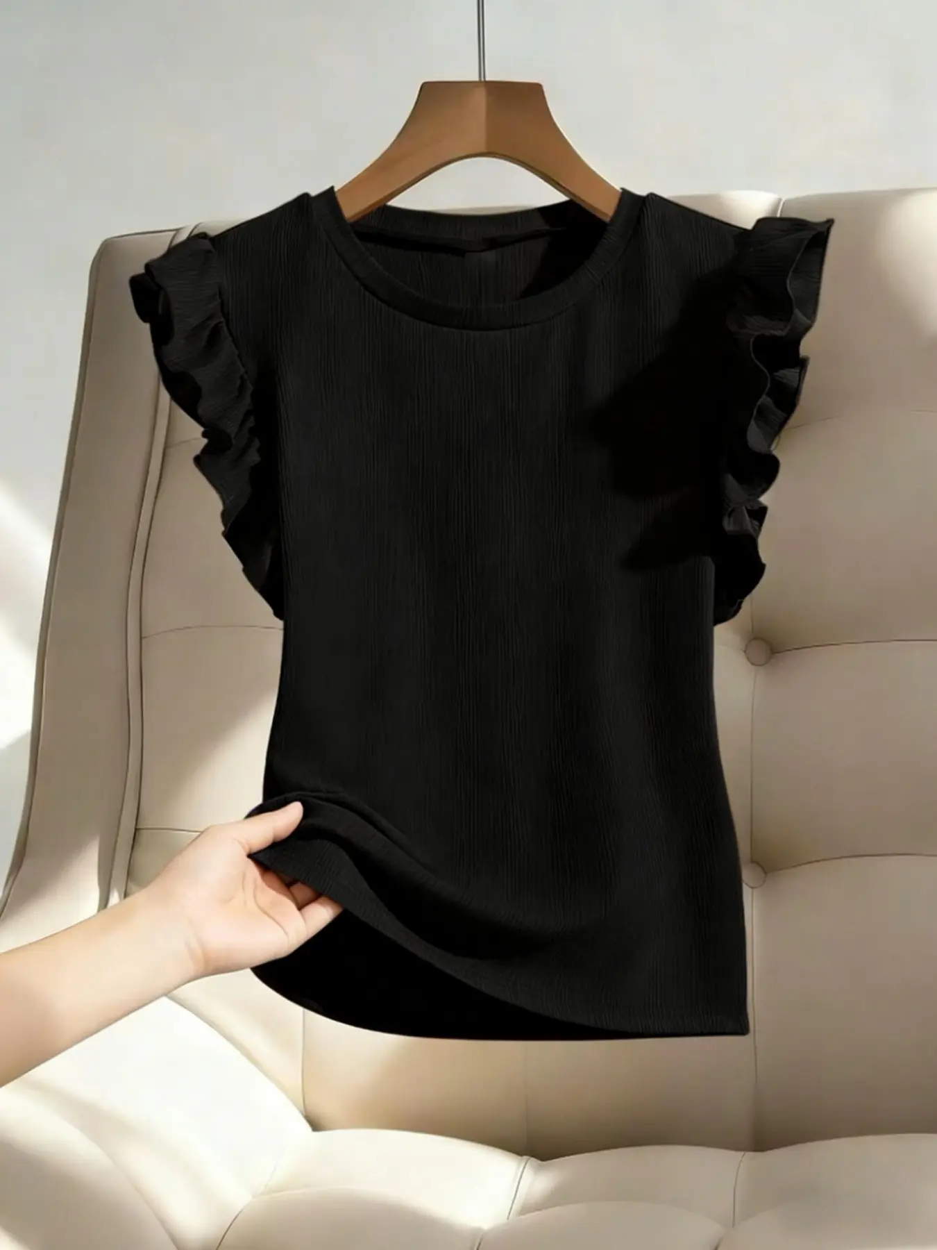 Knitted Round Neck Ruffle Sleeveless Top, Casual Minimalist Loose-Fitting Design, Perfect for Daily Wear & Layering, Women's Basic Tee Shirts