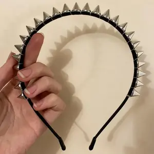 Gothic Punk Stud Rivet Headband Metal Studs Rivet Spikes Edgy Hair Band Alternative Fashion Headwear Studded Spike for Women Men