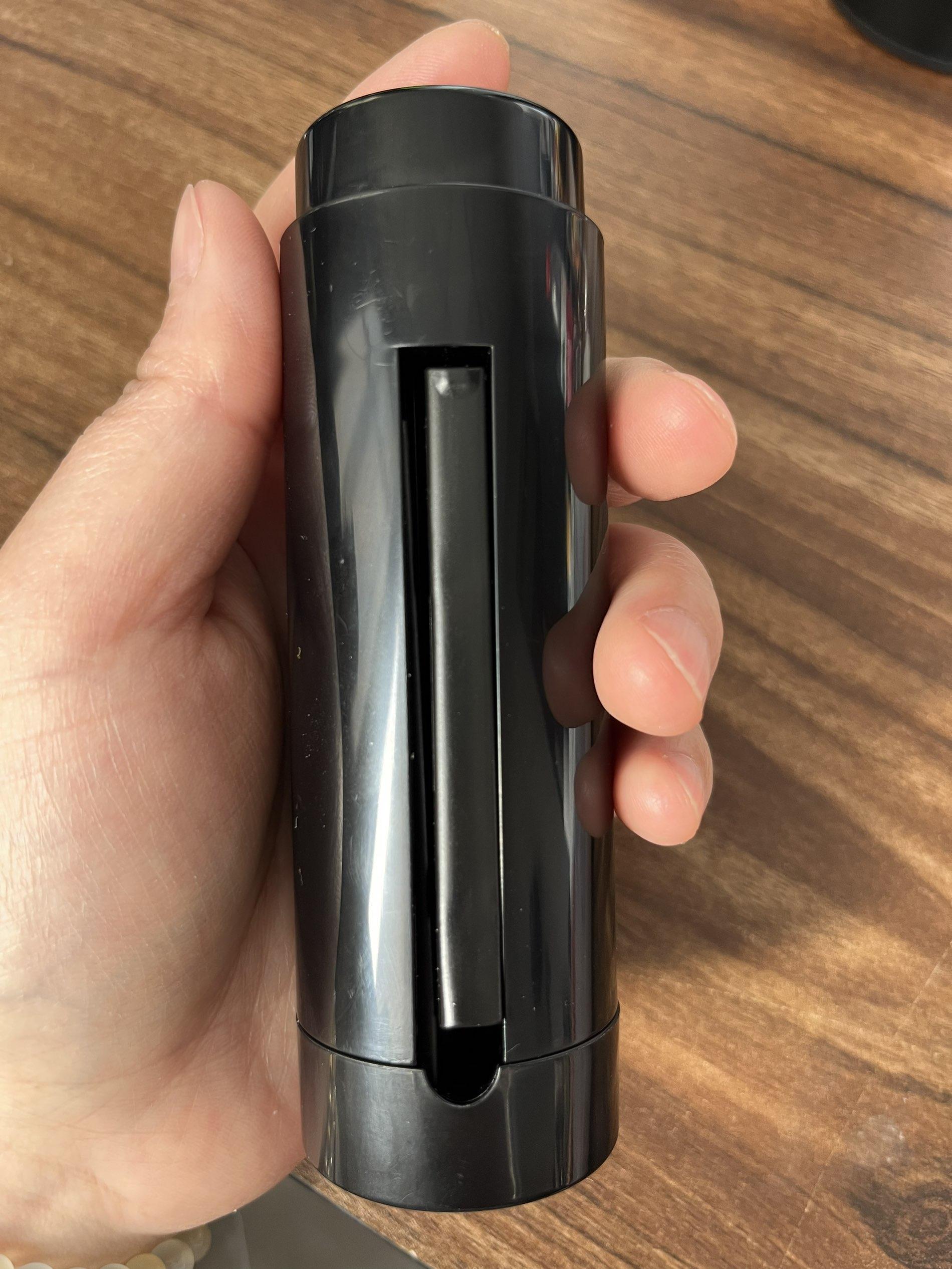 [FaddishDeal】 Portable Stick pop-up box. Easy to store and ready to use at any time. Perfect for storing 'stick' items. The brand- new pop-up design is stylish and fun, making it convenient to carry. Enjoy the fun of using it anytime, anywhere!