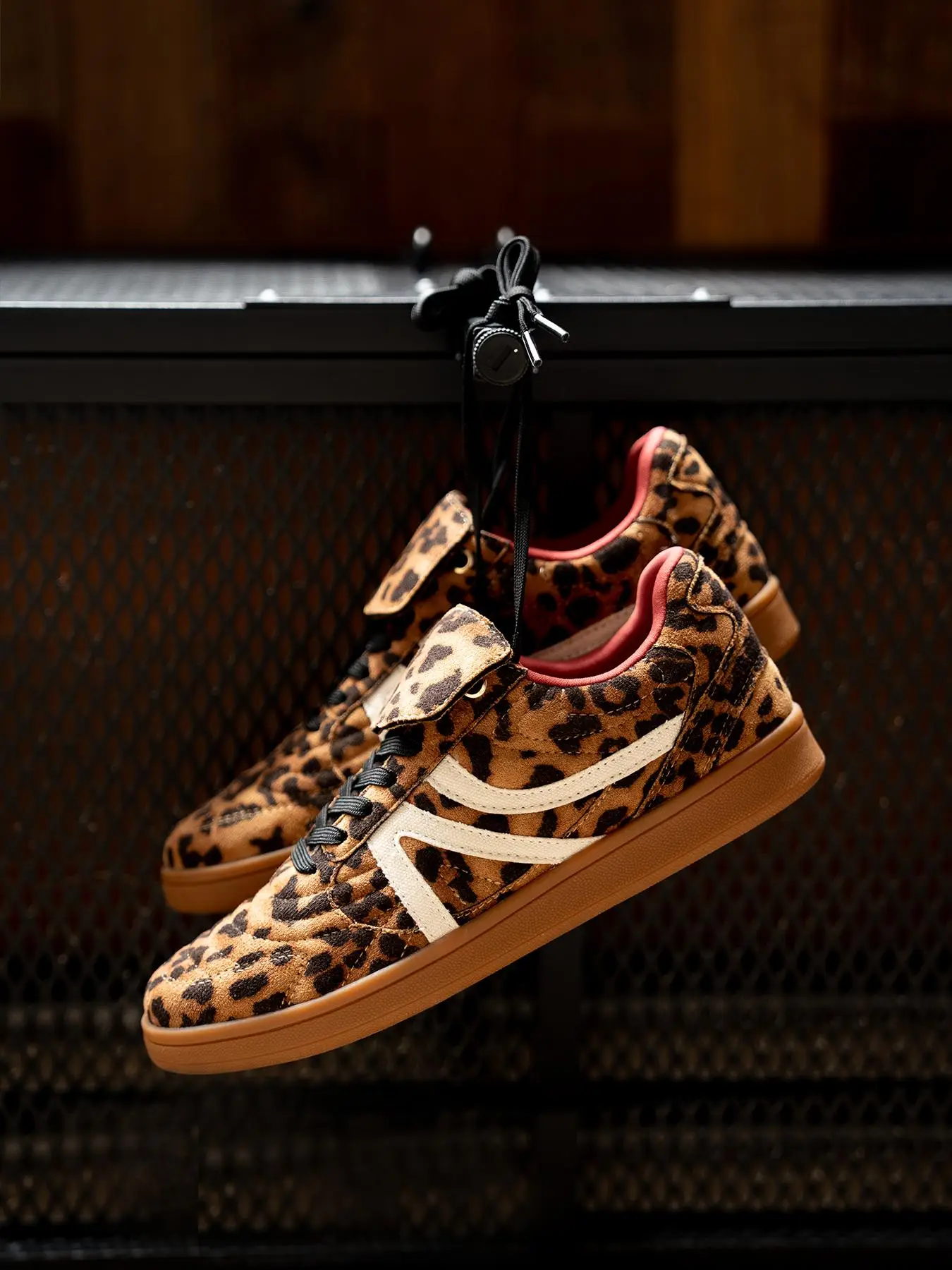 Women's Fashion Colorblock Leopard Print & Solid Color Lace Up Low Top Sneakers, Casual Comfortable Sports Shoes for Daily Wear, Female All-match Roun