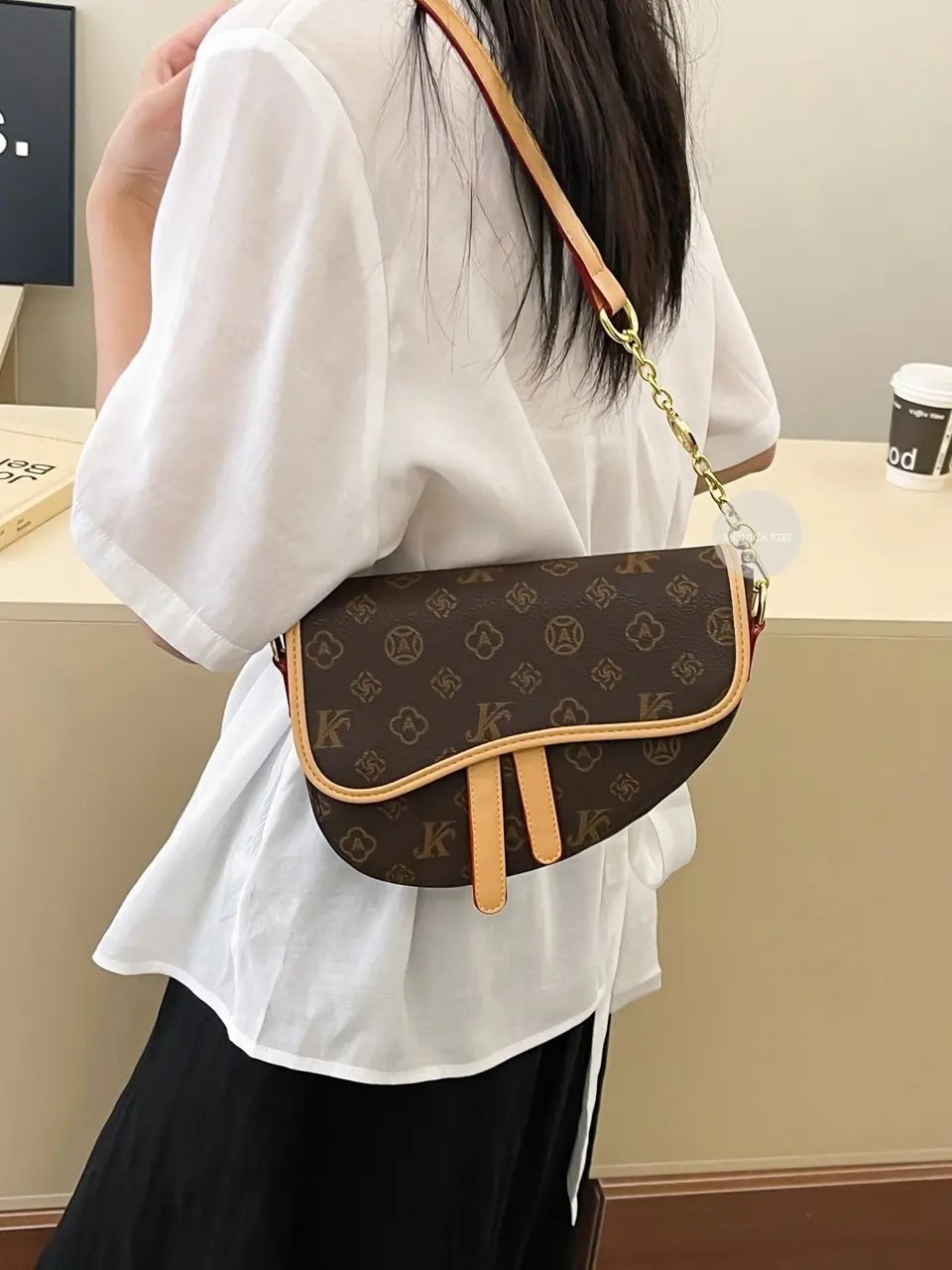 Vintage Printed Saddle Crossbody Bag For Women Retro Pattern Shoulder Handbag With Adjustable Wide Strap Multiple Ways To Wear Handheld Shoulder Crossbody Purse Inner Zipper Pocket Card Slot Daily Casual Fashion Sling Bag