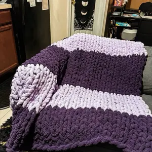 Hand-Knitted Chunky Blanket - Customizable