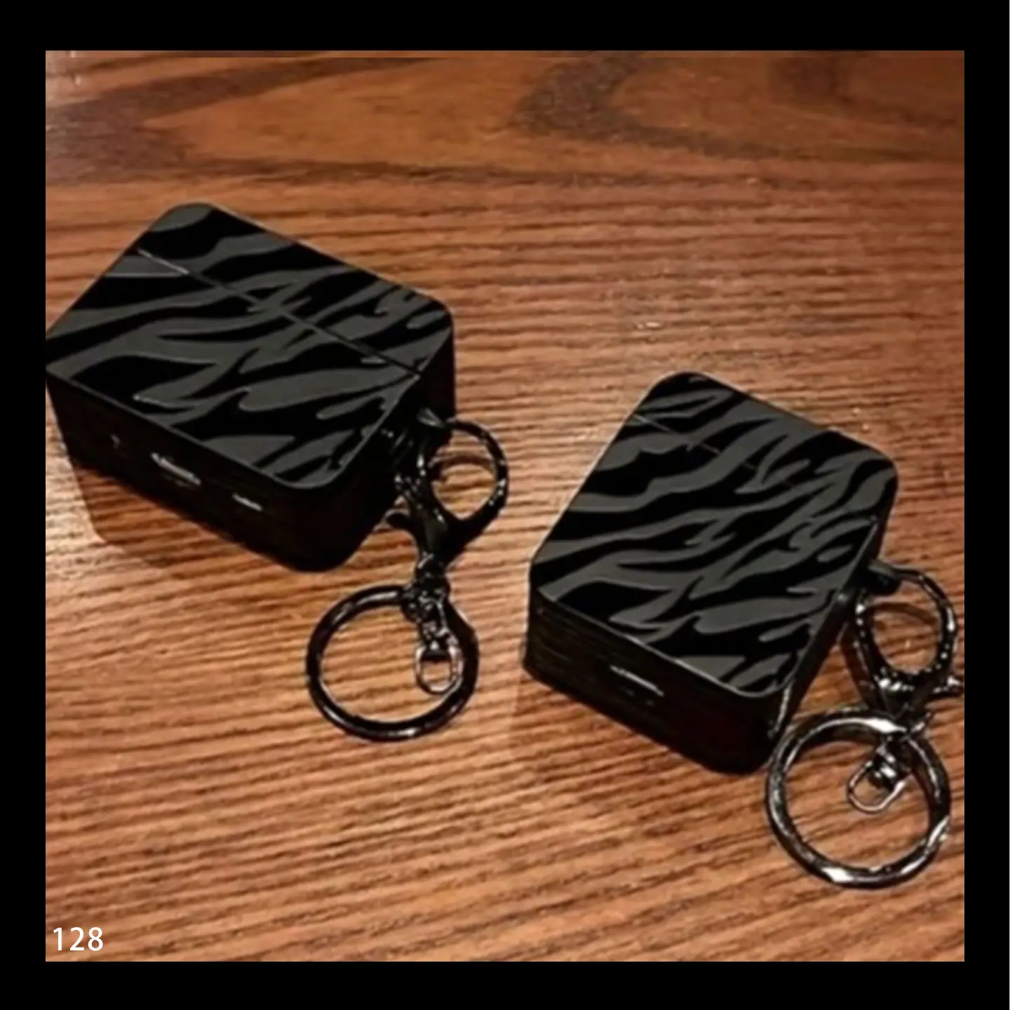 Black stripes + keychain