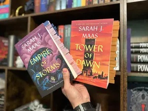 I will tab your SJM Throne of glass (Empire of Storms/Tower of Dawn) Tandem read for you so you don’t have any spoilers! :)