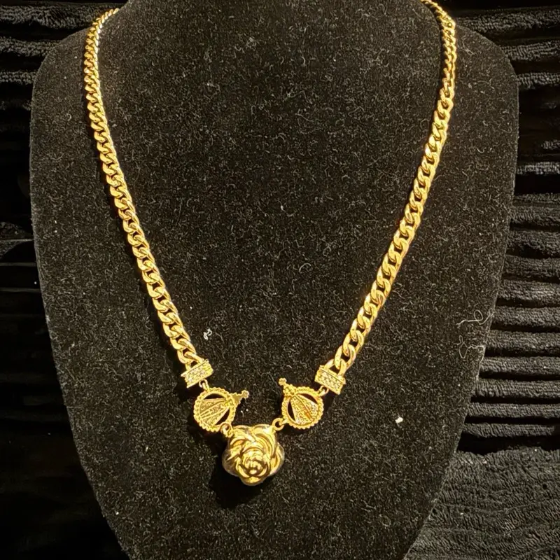Gargantilla con diseño o de eslabón de cadena y rosa  Oro 10k Italiano 4.81 mm size 18