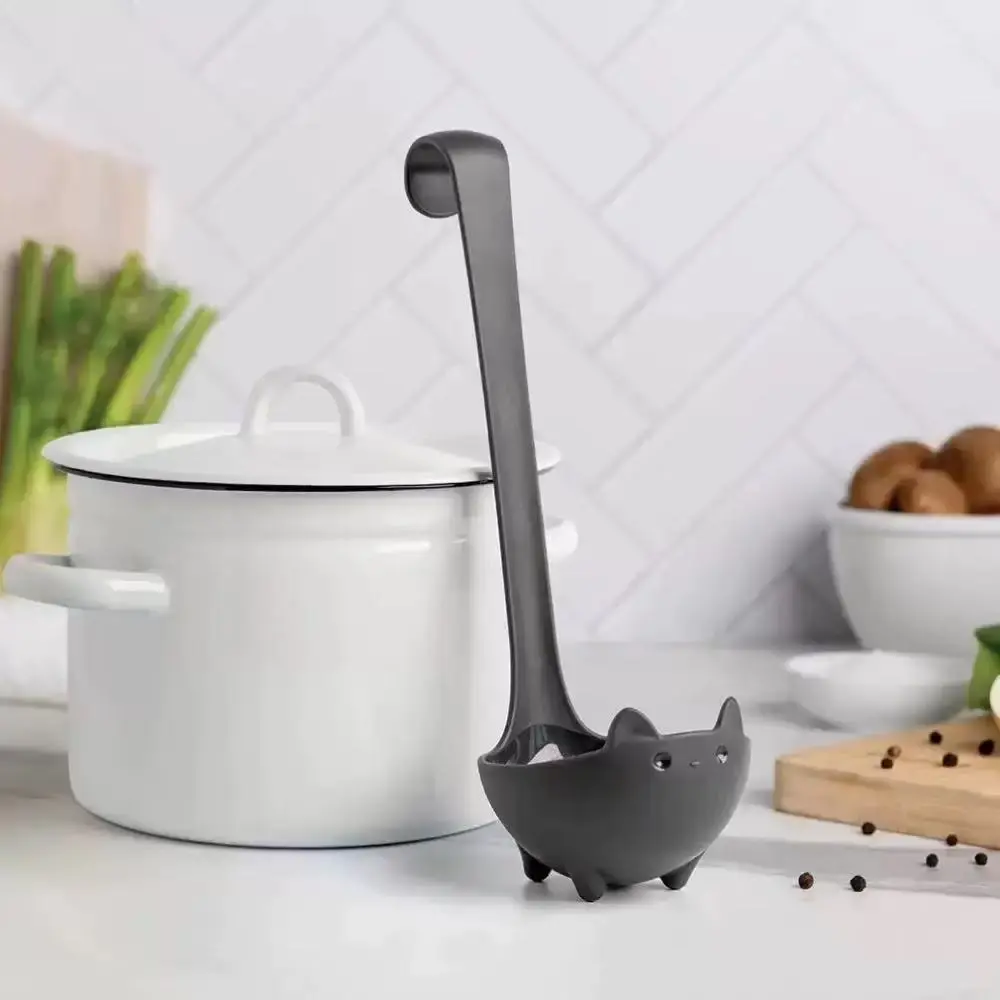 Gothic Black Cat-Shaped Ladle-Scoop Kitchen Utensil - Ergonomic Tail Handle, Modern Animal-Design Tableware Serving Spoon, Eerie-Adorable Halloween Gift for Feline Enthusiasts