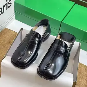 Loafers Women's Tabi Split-toed Shoes British Flat Heel Patent Leather One Foot Lazy Small Leather Shoes Can Be Stepped on Pig Trotters Single Shoes