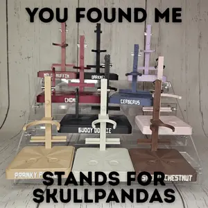 Custom Display Stands for Skullpanda V3 You Found Me – 3D Printed Bases with Foot Holes & Card Clip