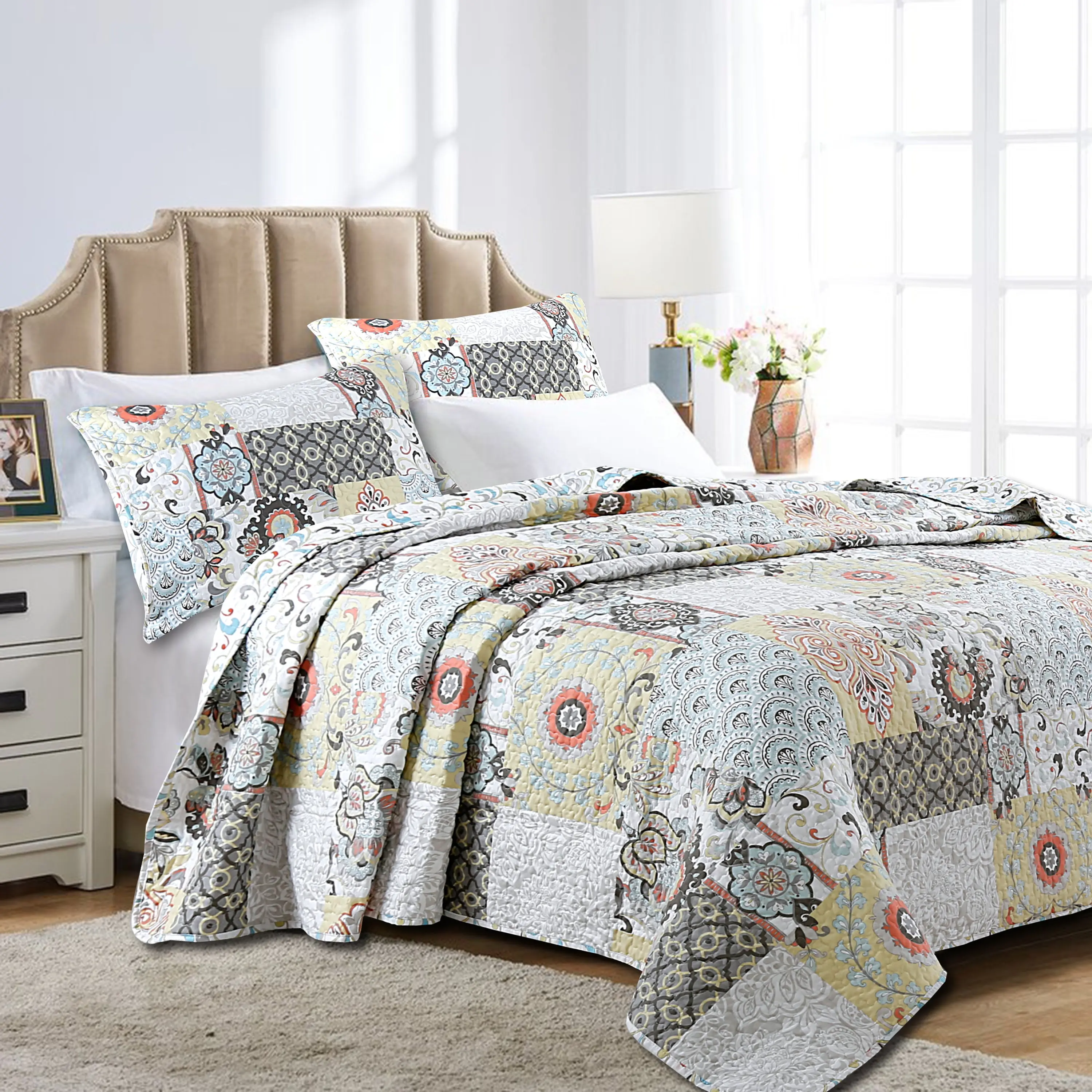 Moorea Print Patchwork 3-Piece Reversible Quilt Bedding Set - Microfibre Floral Print Blanket, Aqua Blue/Coral/Gray Options, Queen Size, 3-Piece Décor Pillow Pack, Machine Wash for Bedroom Use