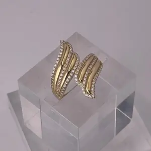 Oroconda Jewelry 14k Gold Anillo de Mujer Size 7 Minimalist Design Versatile for Everyday & Special Occasions 14k Material Luxurious & Elegant