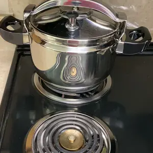 CNCEST Heavy-Duty 7.4 Qt Stainless Steel Pressure Cooker 60Kpa High-Pressure Cooking Pot for Gas/Induction Stoves Professional Kitchen Equipment Cookware