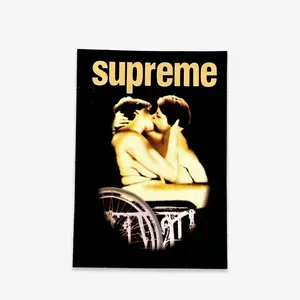 Supreme Sticker 'Kiss' Black (SS23)