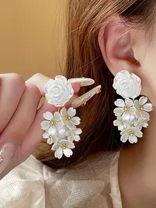 Elegant Floral Acrylic Tassel Earrings, French Style Design, Perfect for Women & Girls, Ideal Gift Idea, Trendy Fashion Accessory, Versatile Earrings, Statement Earrings