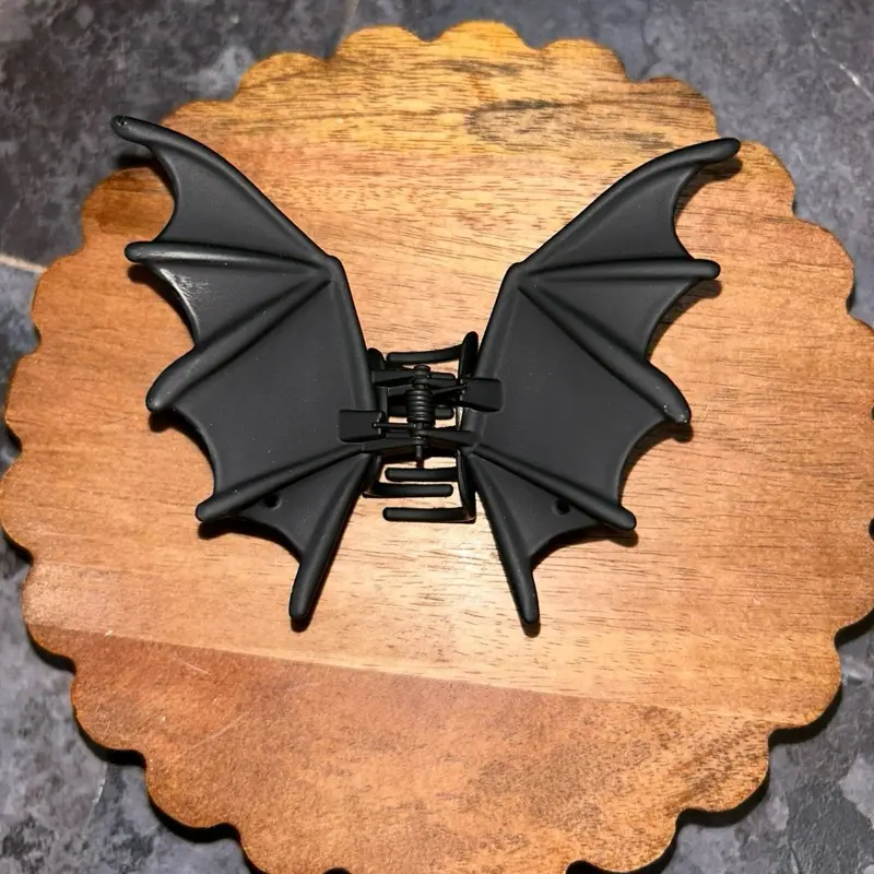 Bat Claw Clip