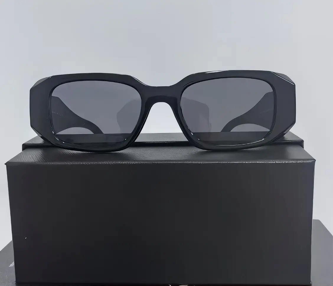 Luxury Black Square Sunglasses with Dark Lenses in Elegant Black Box Packaging